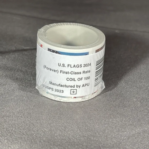 Forever Stamps 1 Roll Of 100 First Class USPS Stamp U.S. Flag Photo Postage - Picture 3 of 3